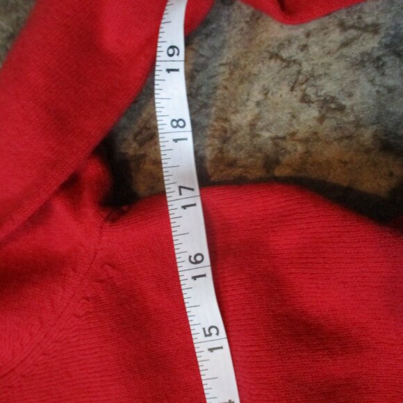 Lambswool V-neck Argyle sweater Size Smalll - Picture 5 of 7